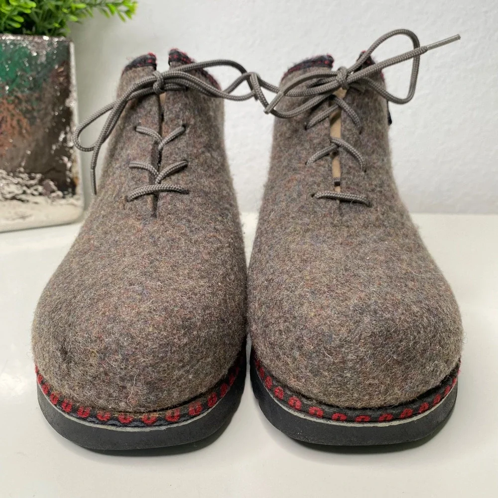 Wild‎ 'n Wooly by Stegmann Women's Gray Felt Lace-Up Ankle Boots Red Trim Size 6 - Picture 4 of 9